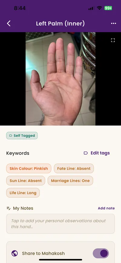 Samudrik palm image screen with automatically generated keyword tags and notes